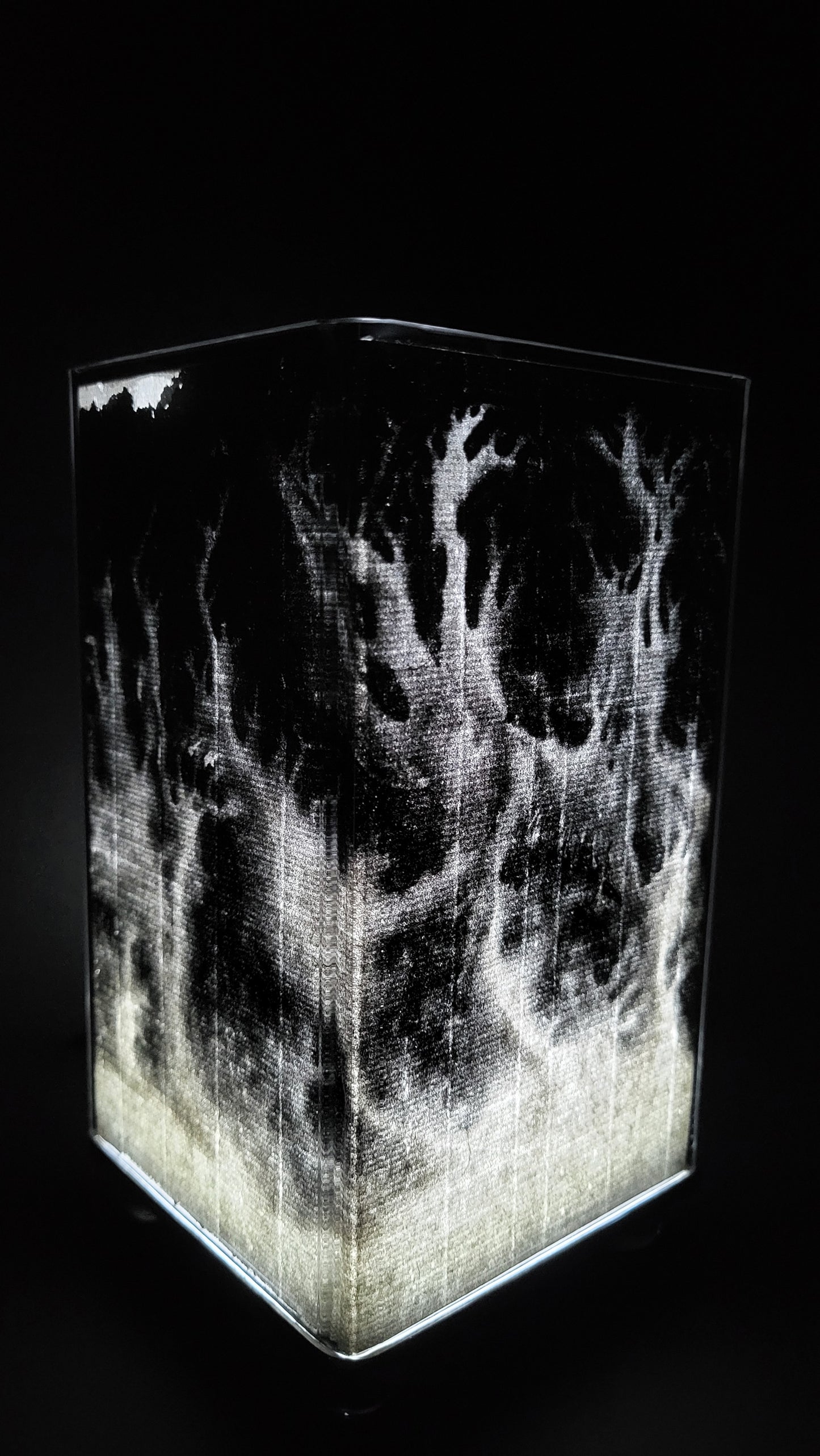 陳瑞鴻,得水2,2022,水墨、宣紙、壓克力,16×9×9cm。