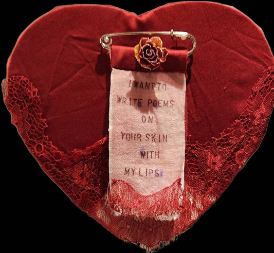 我想用我的嘴唇在你的肌膚上寫詩,I want to write poems on your skins with my lips, rose, mix media